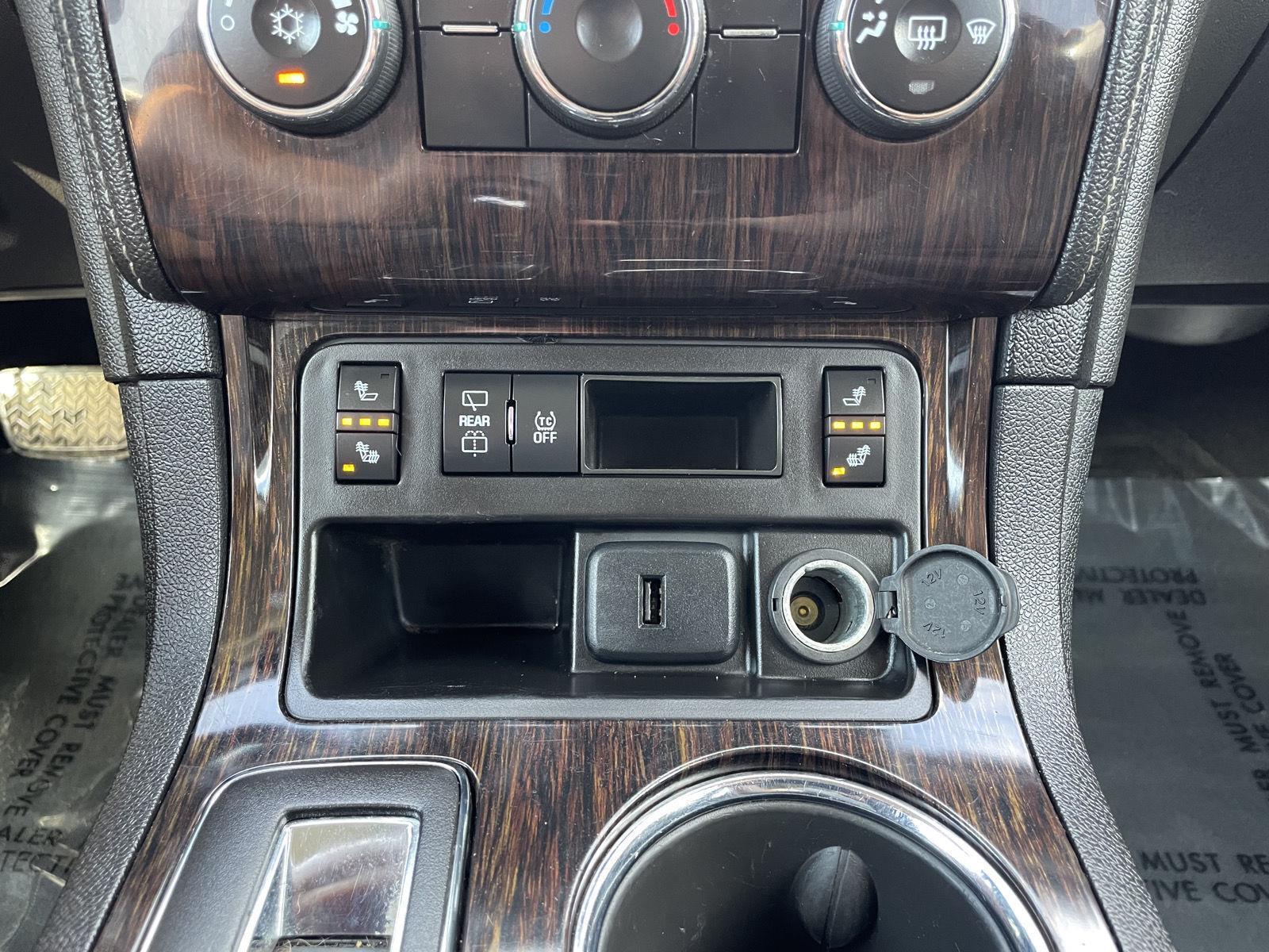Vehicle photo 27