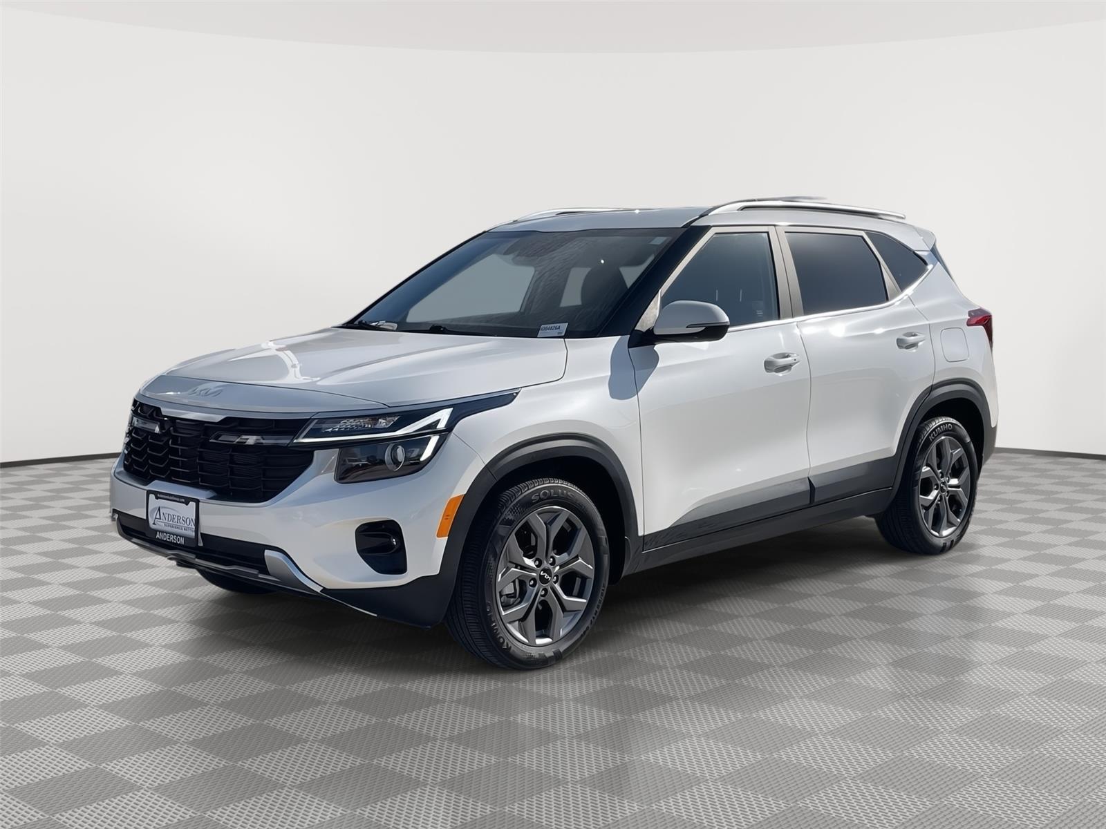 Snow White Pearl 2024 Kia Seltos SUV / Crossover All-Wheel Drive