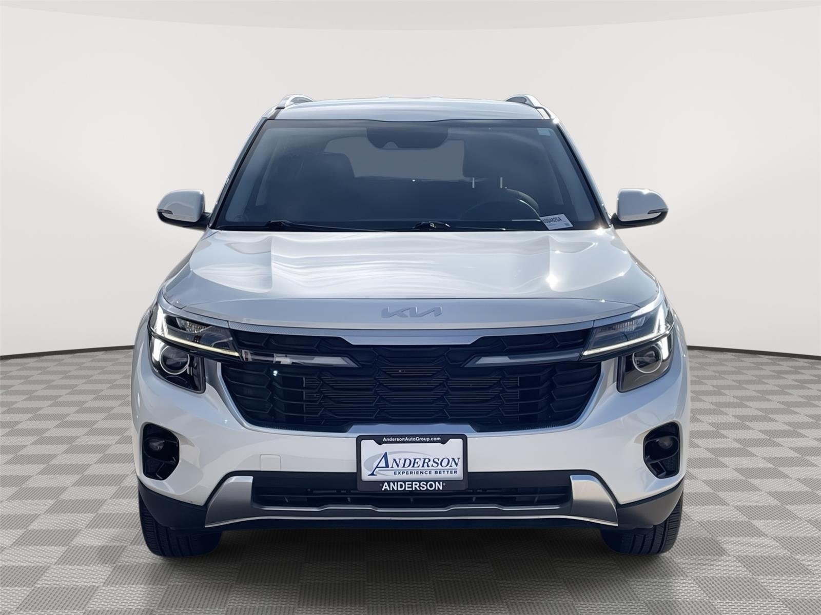 Vehicle photo 4