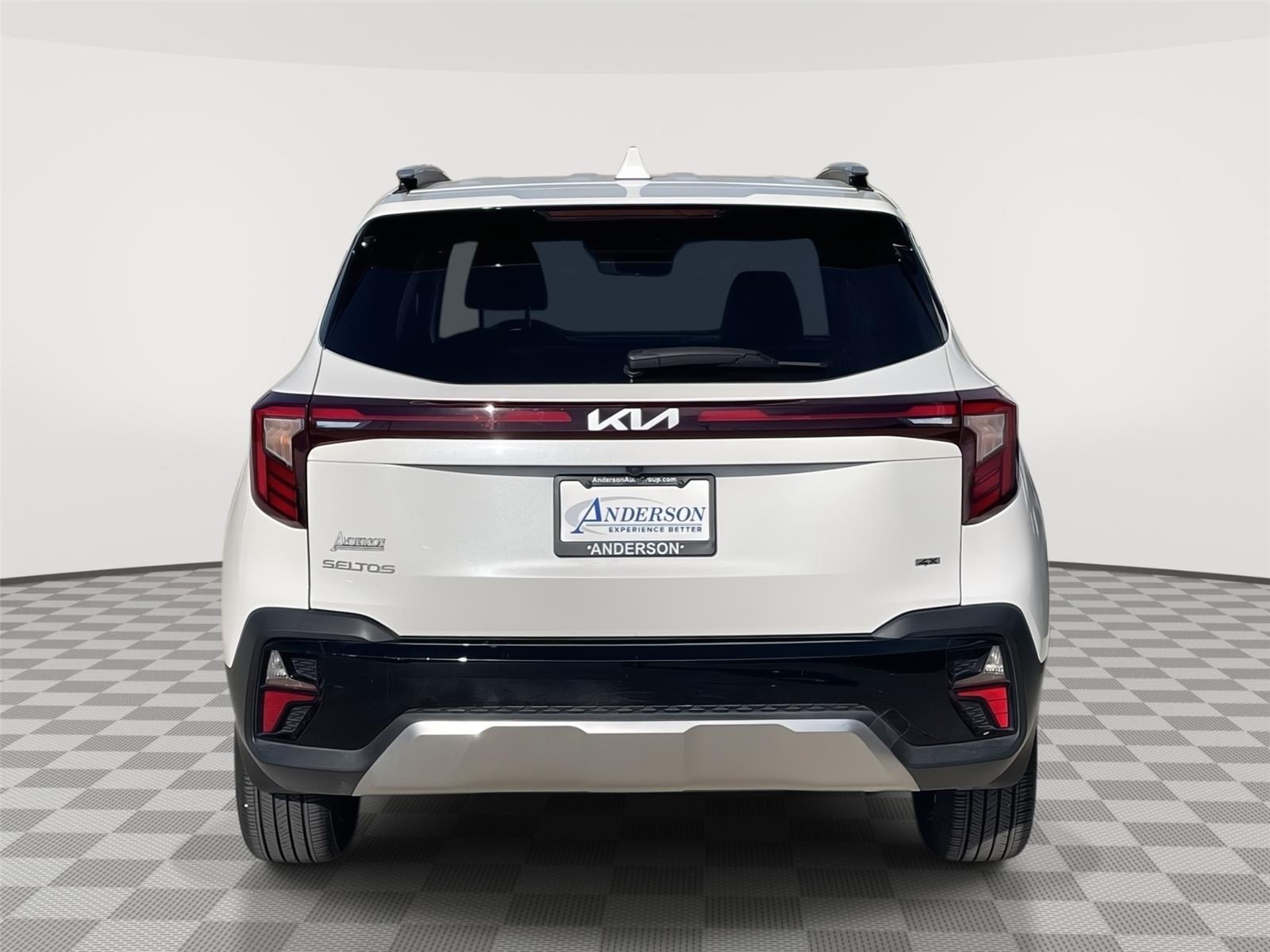 Vehicle photo 8