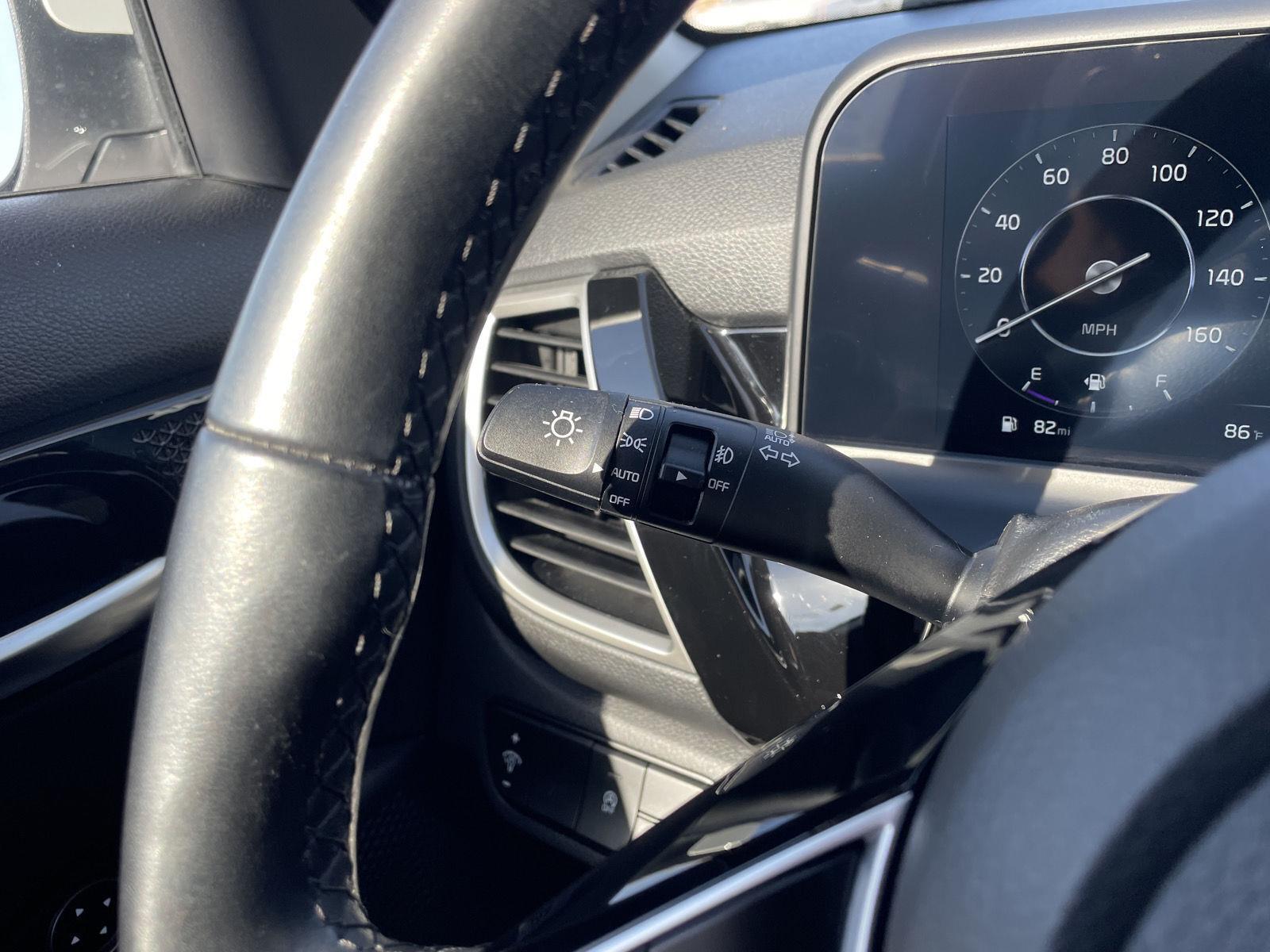 Vehicle photo 16