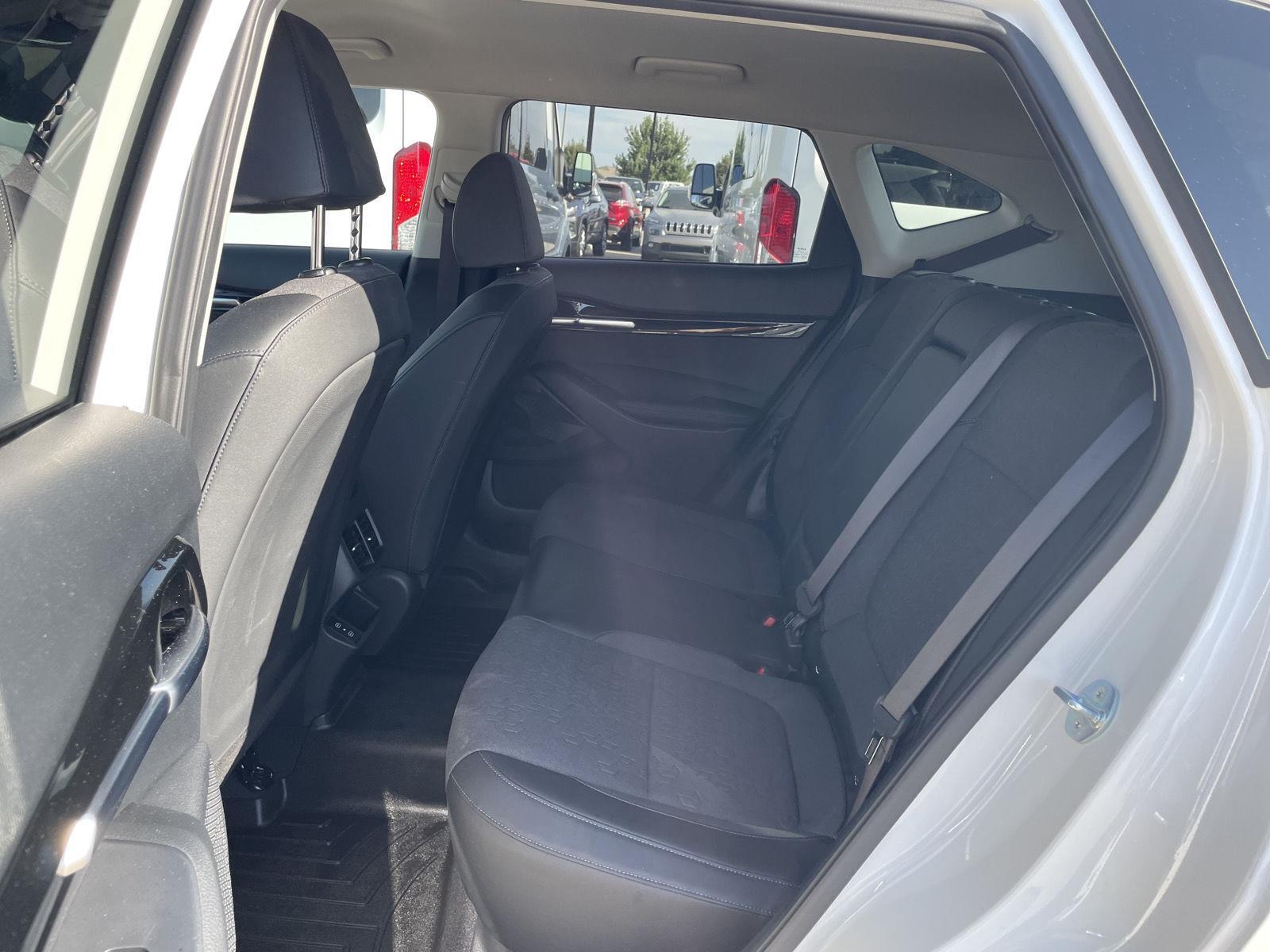 Vehicle photo 20