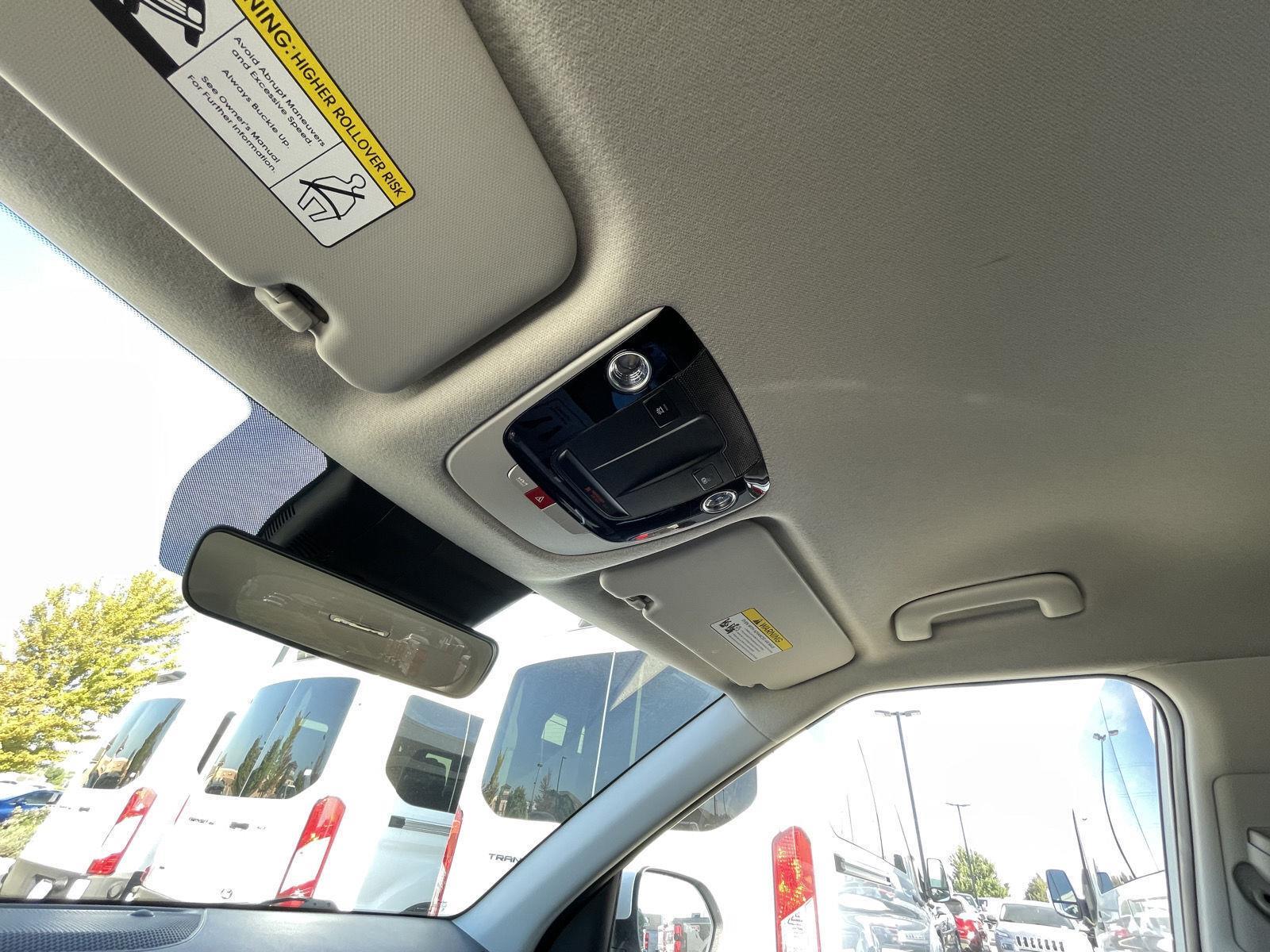 Vehicle photo 21