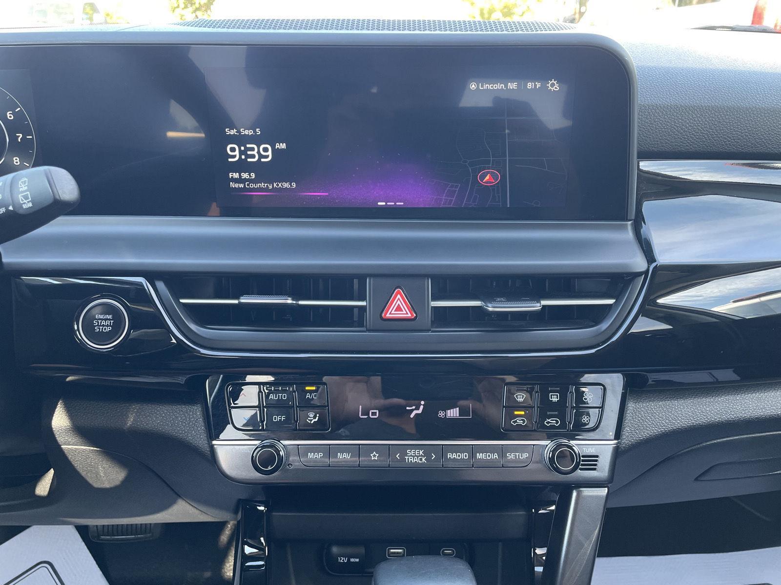 Vehicle photo 22