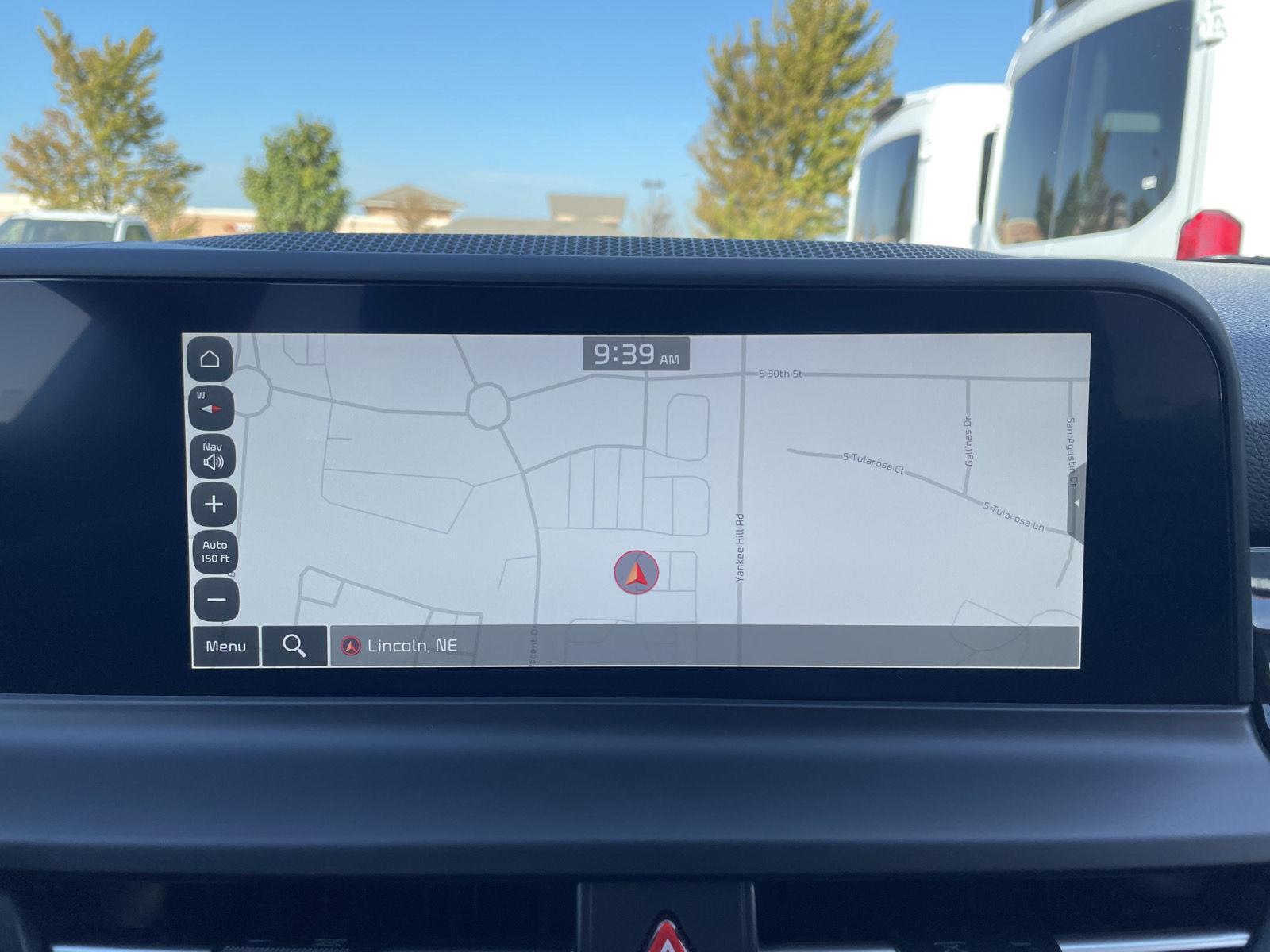 Vehicle photo 24