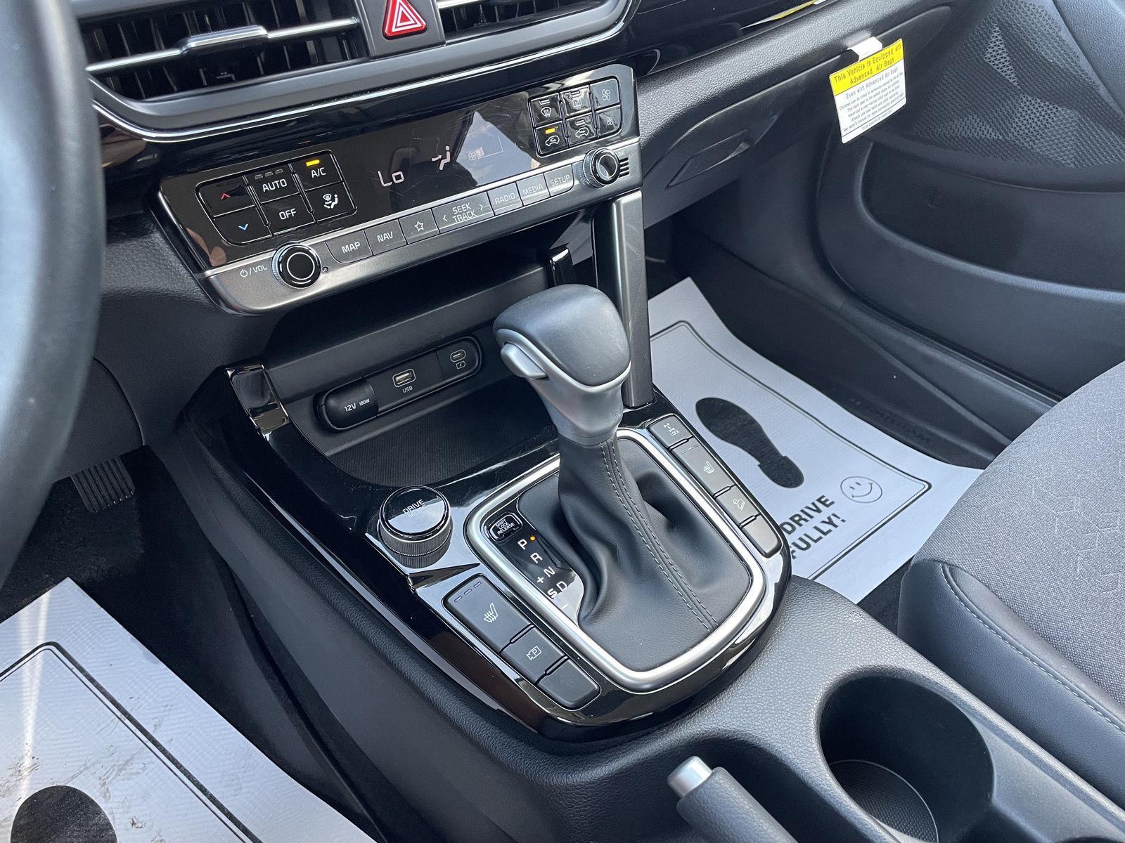 Vehicle photo 30