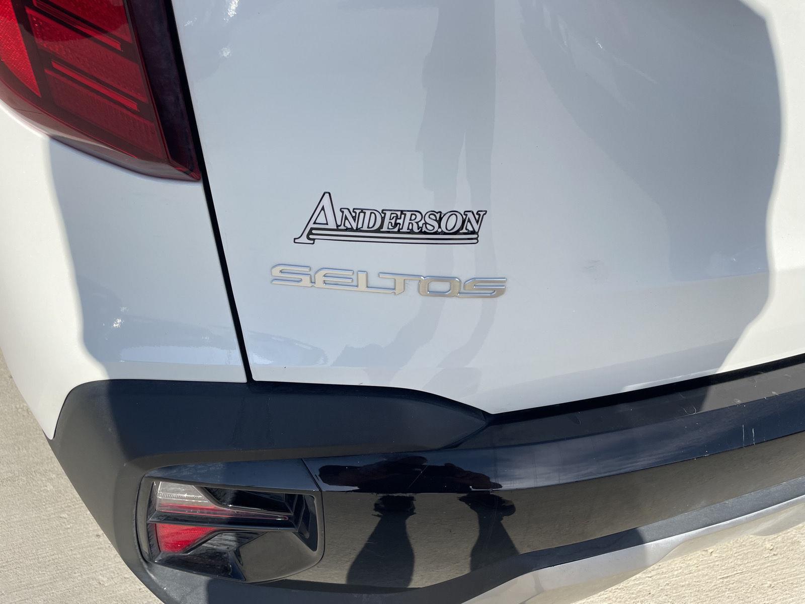 Vehicle photo 36