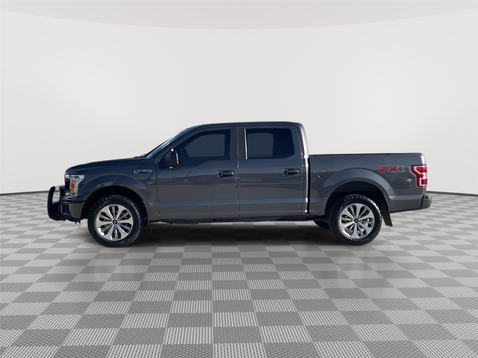 Vehicle photo 2