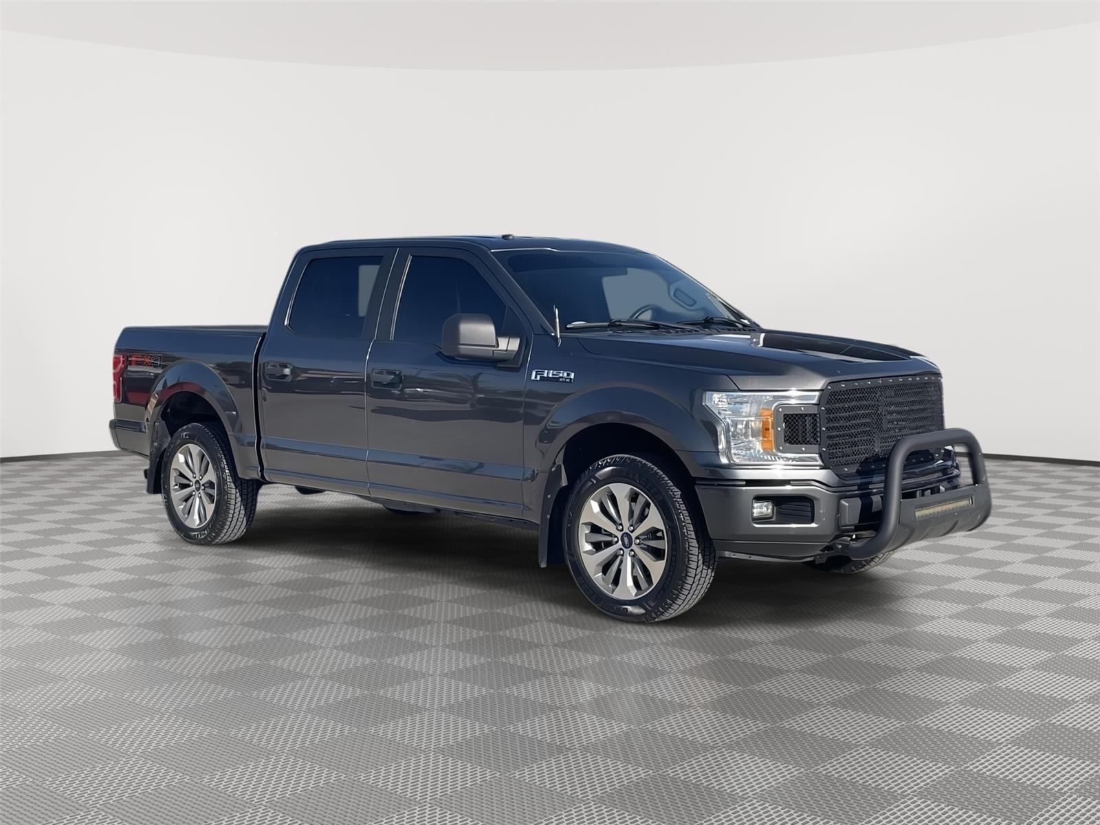 Vehicle photo 5