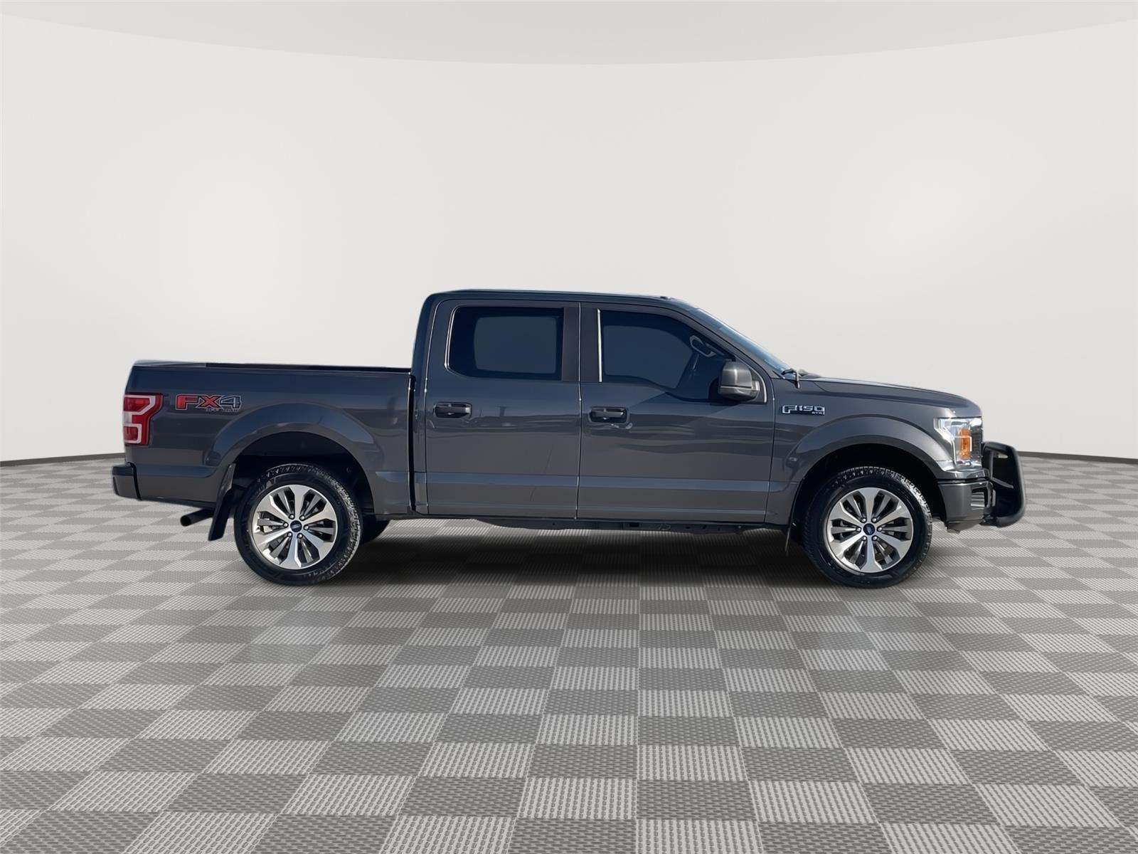 Vehicle photo 6
