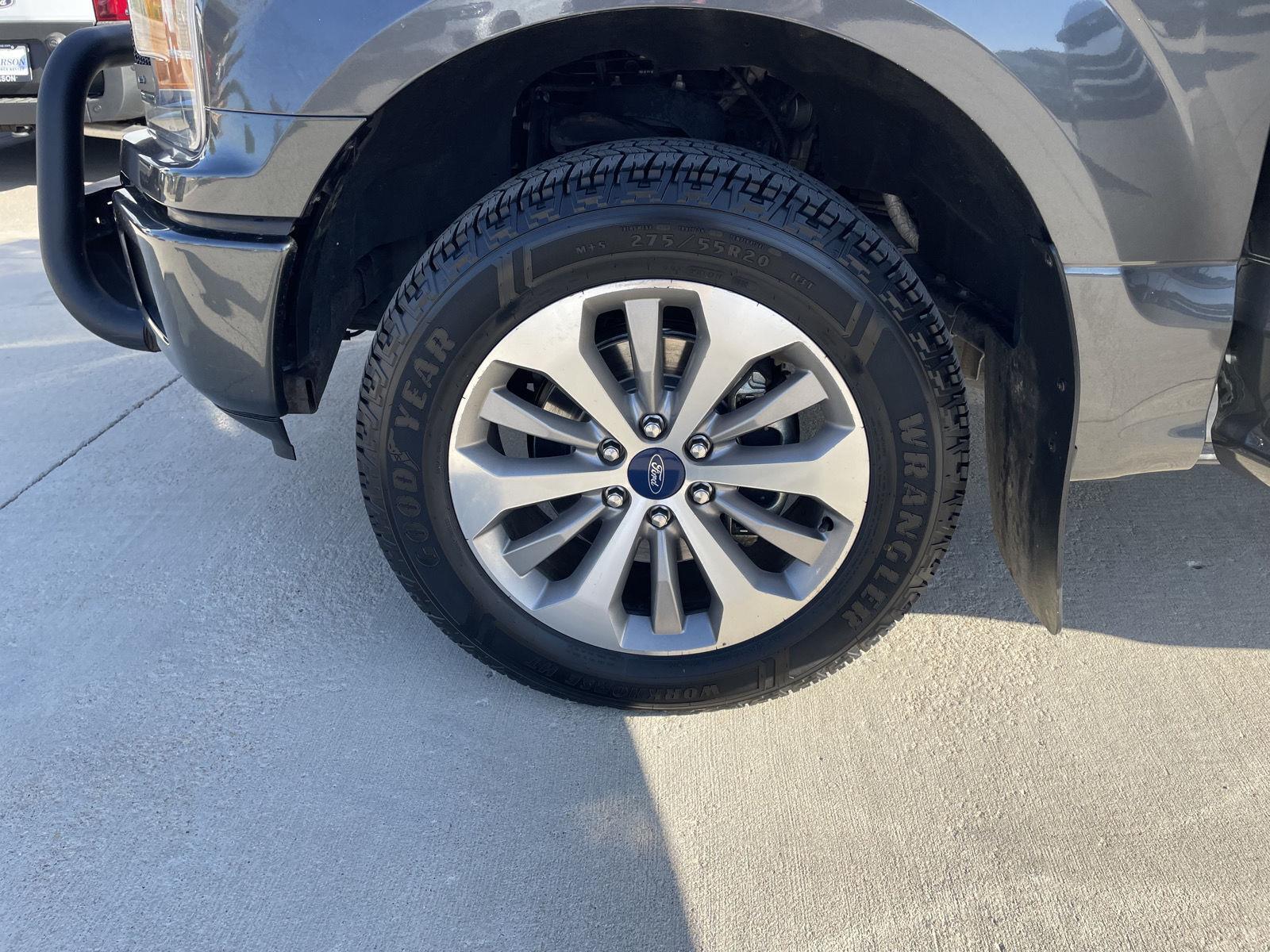 Vehicle photo 10