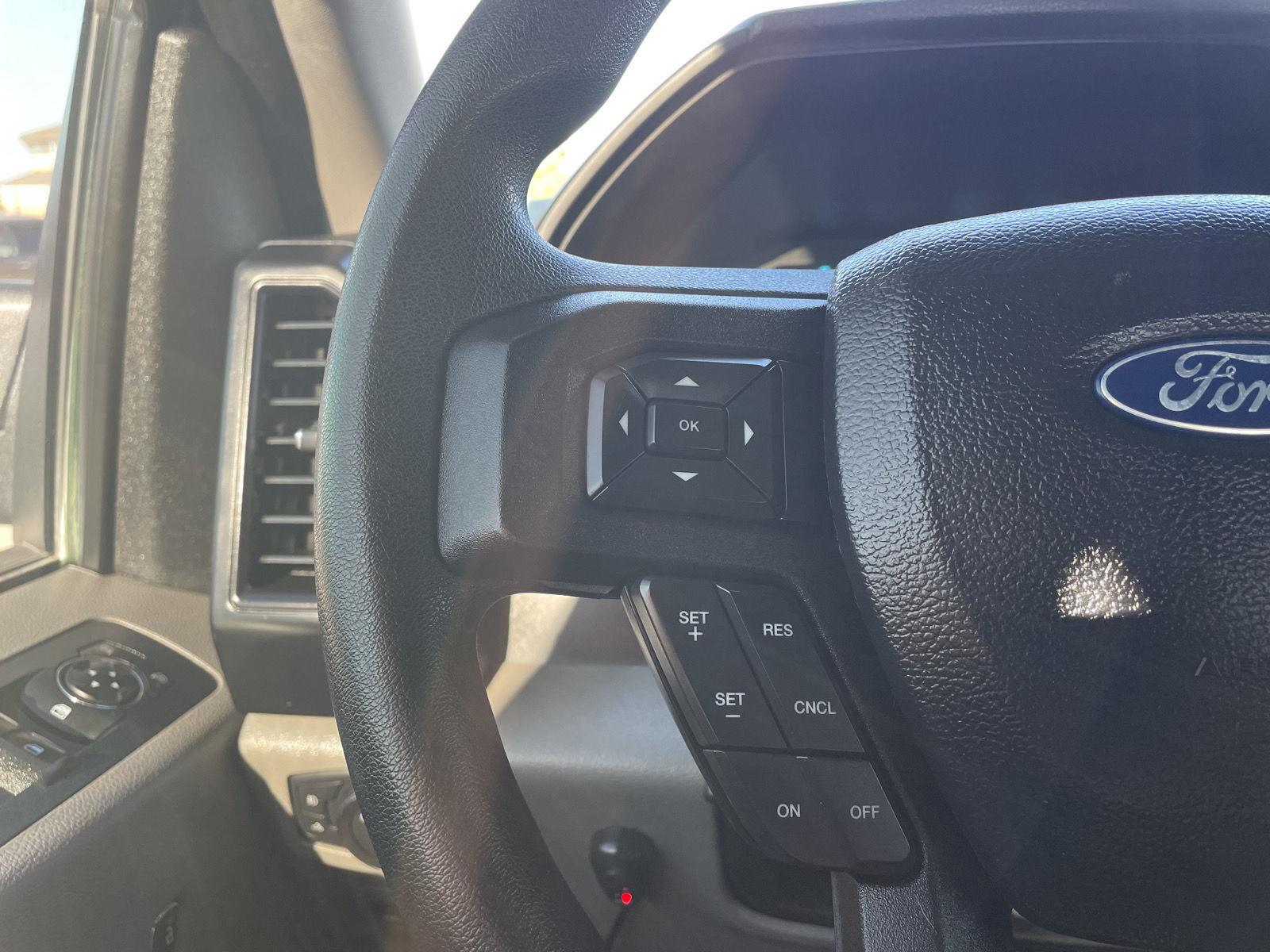 Vehicle photo 13