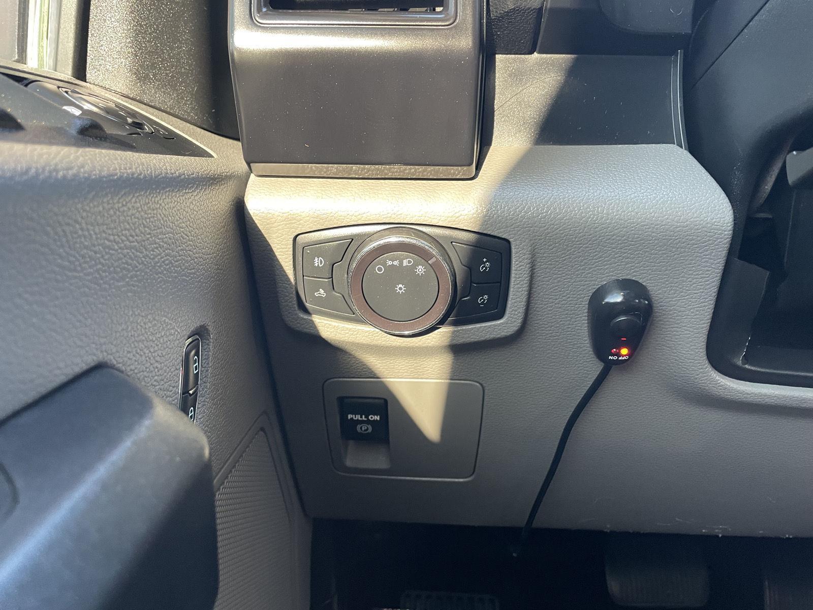 Vehicle photo 16