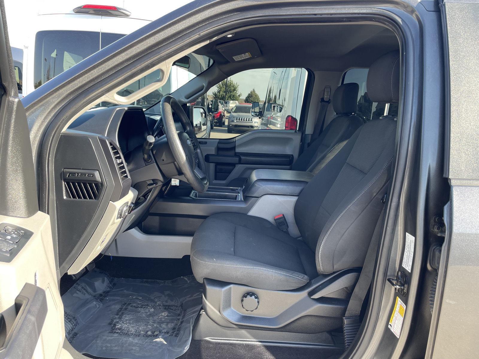 Vehicle photo 17