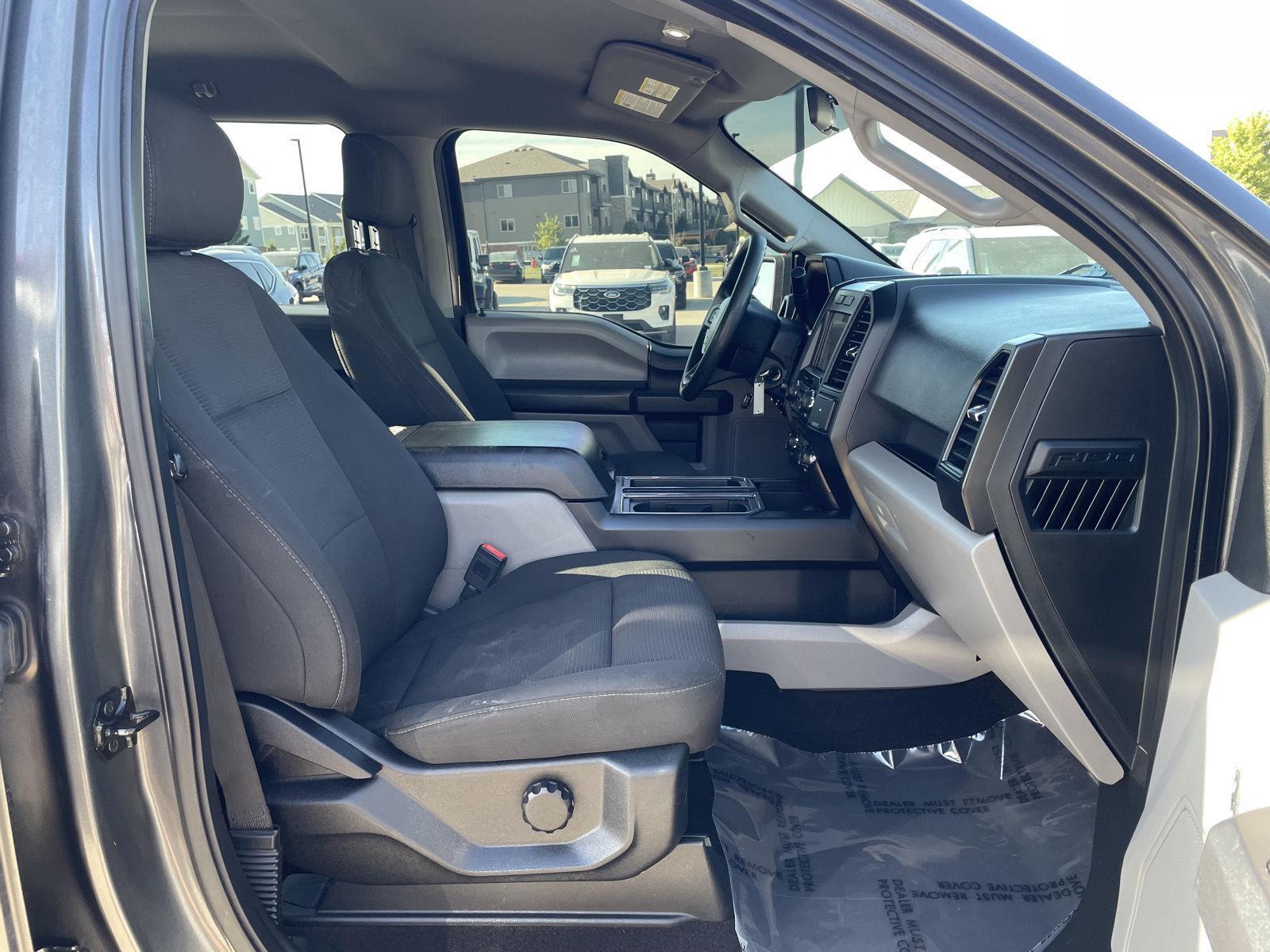 Vehicle photo 19