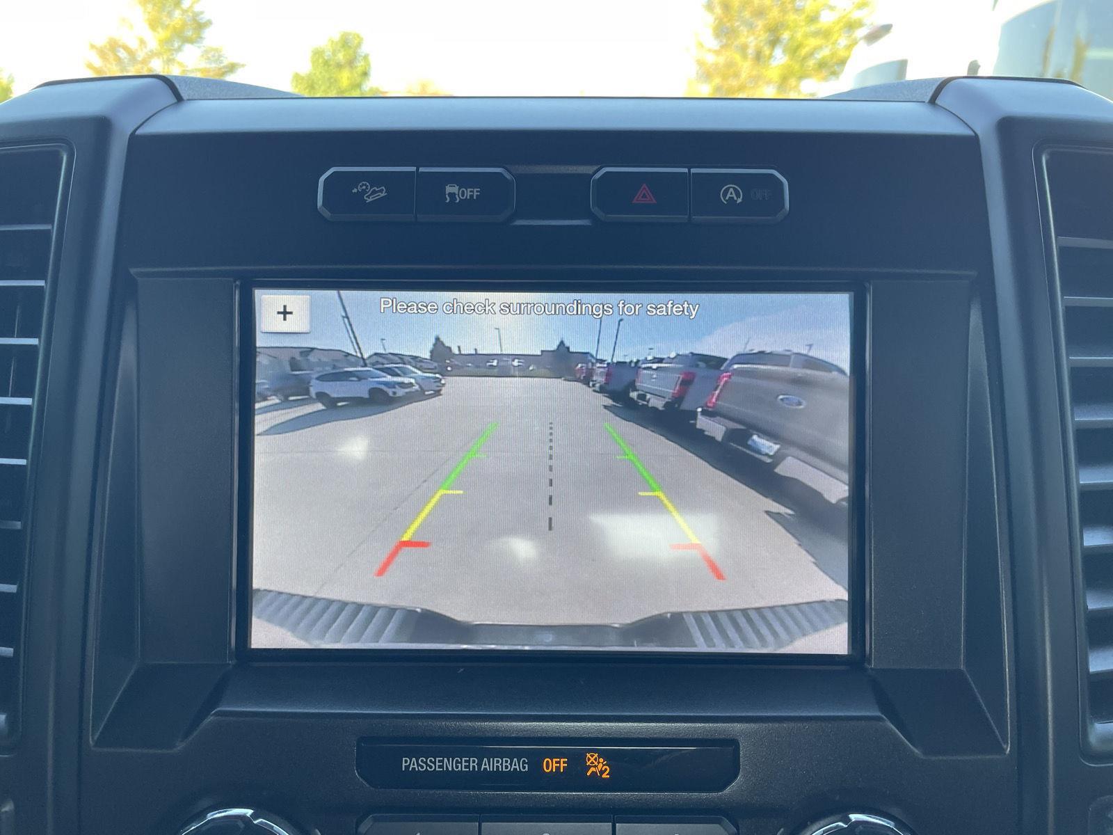 Vehicle photo 23
