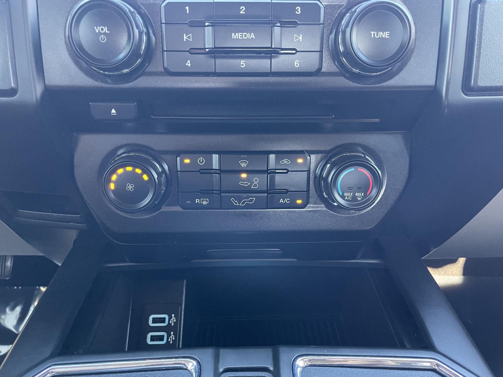Vehicle photo 25