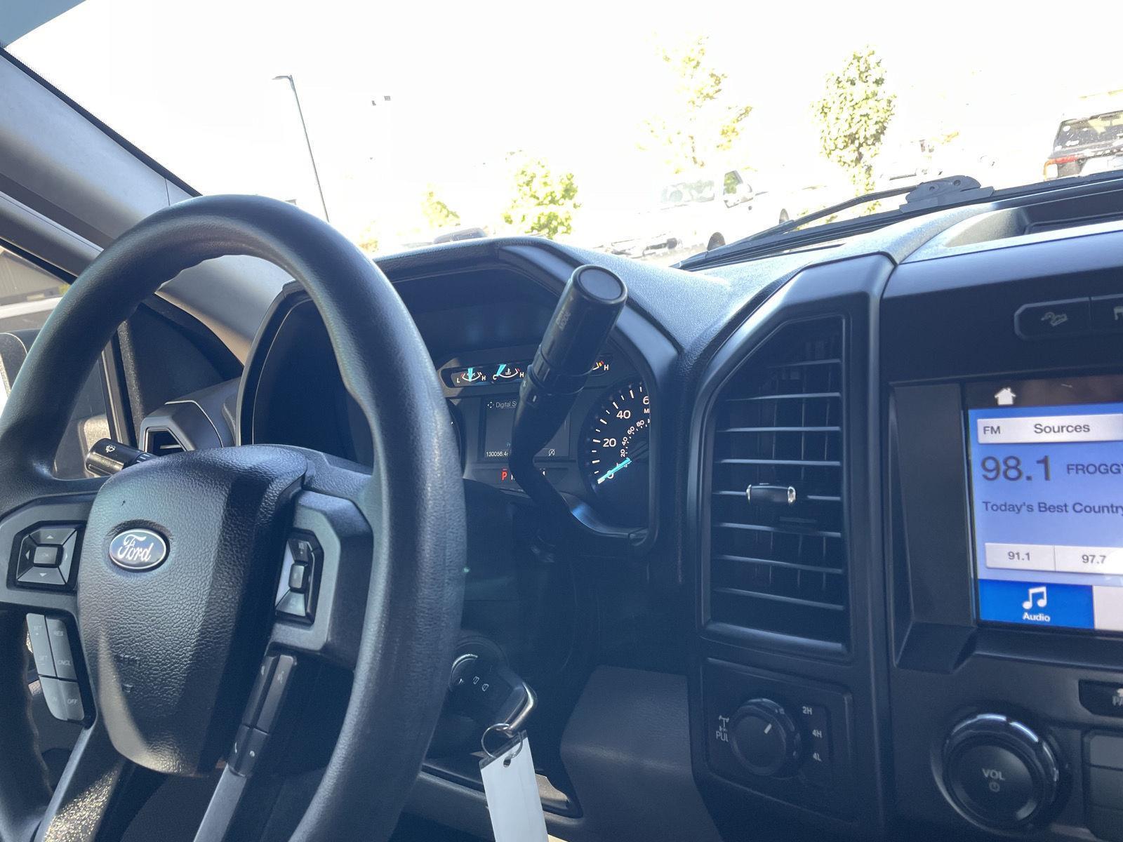 Vehicle photo 30