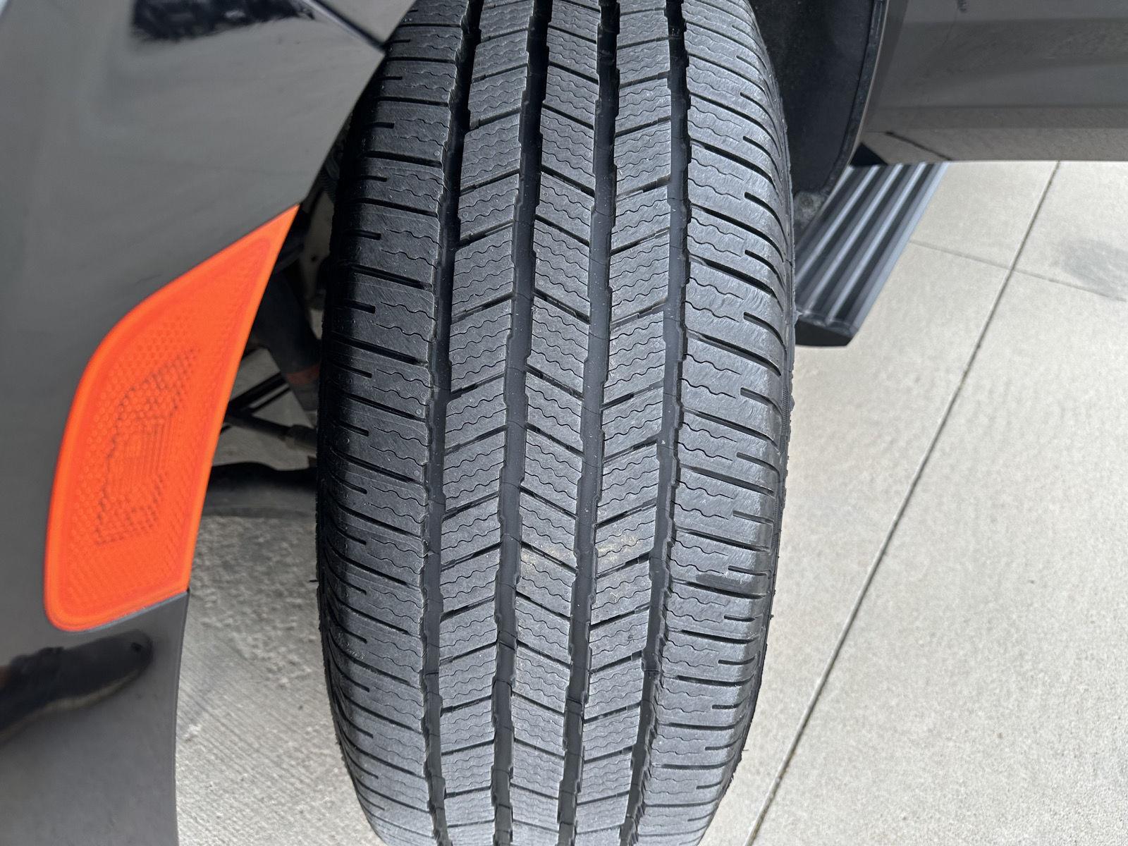 Vehicle photo 11