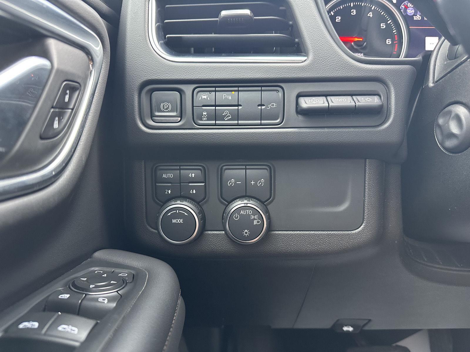 Vehicle photo 16