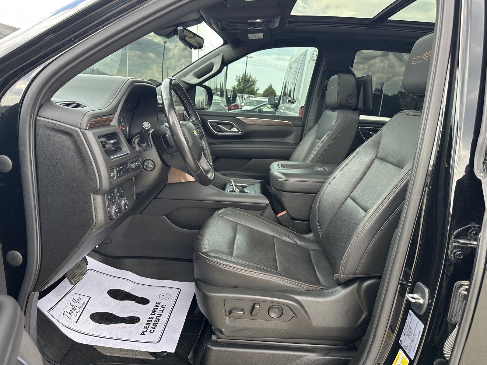 Vehicle photo 17