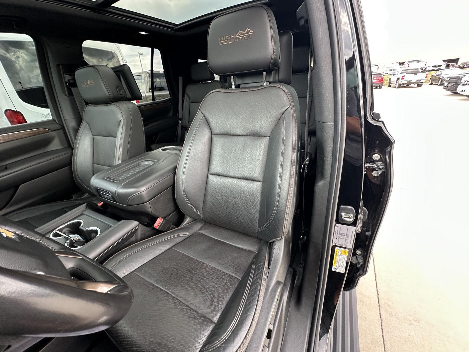 Vehicle photo 18