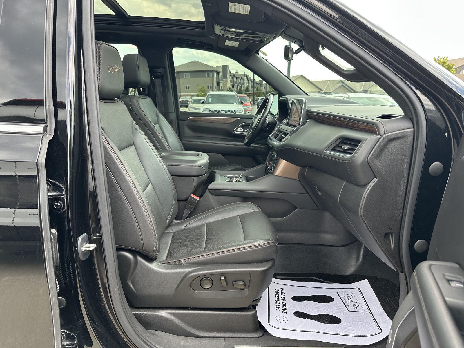 Vehicle photo 19