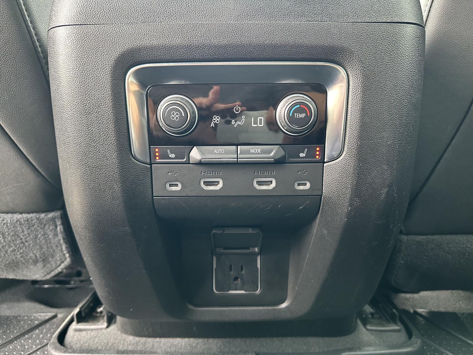 Vehicle photo 22