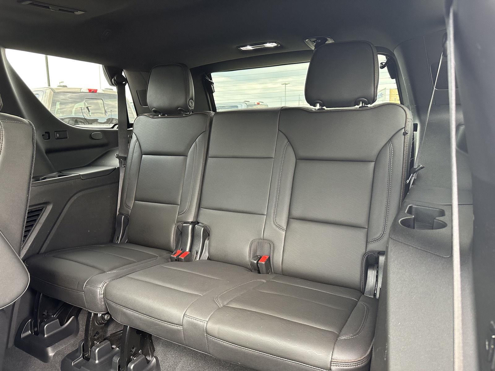Vehicle photo 23
