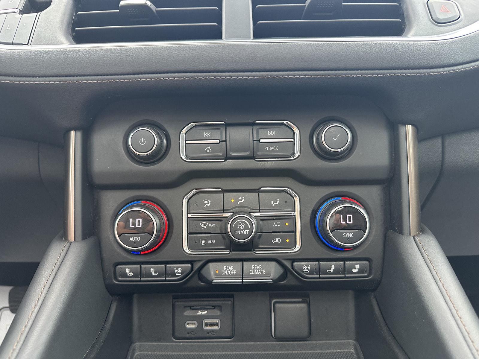 Vehicle photo 32