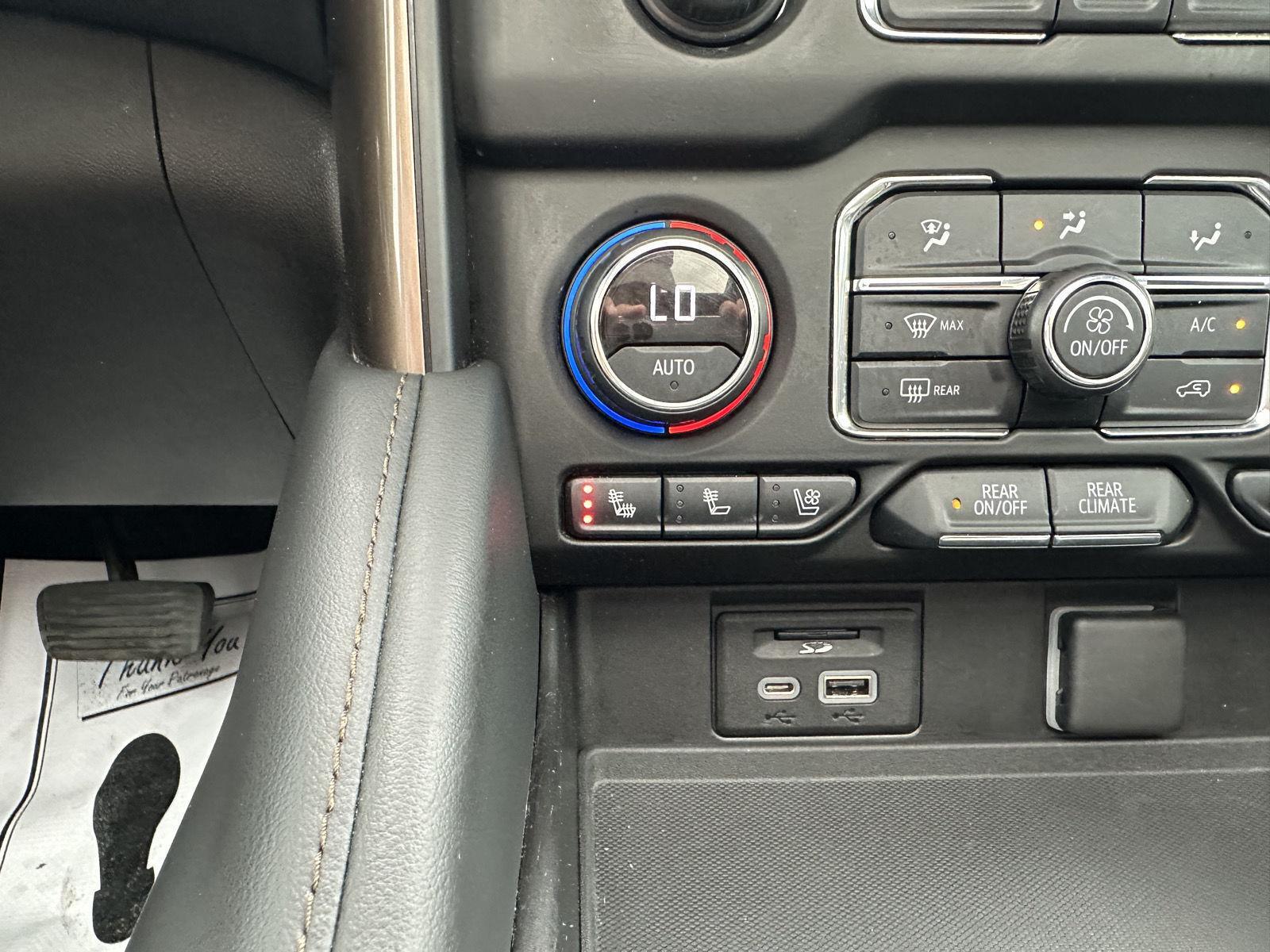 Vehicle photo 33