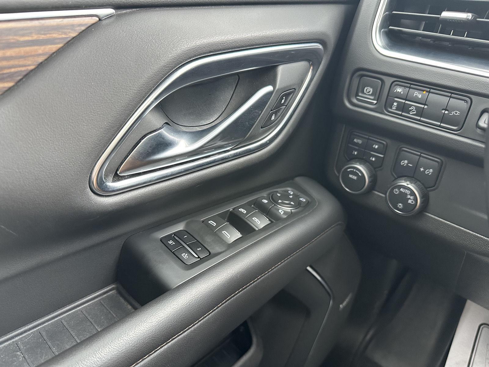 Vehicle photo 37