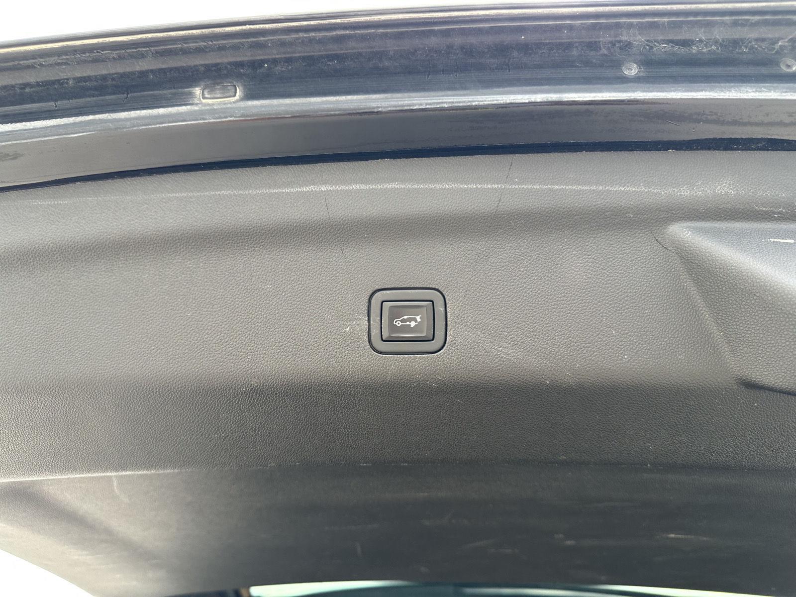 Vehicle photo 46