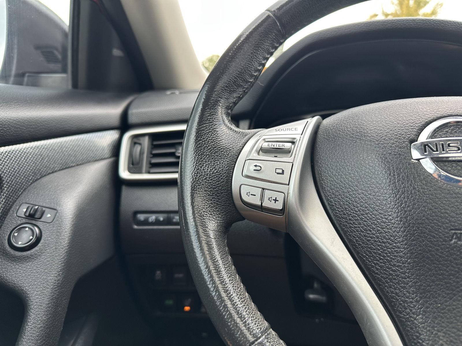 Vehicle photo 12