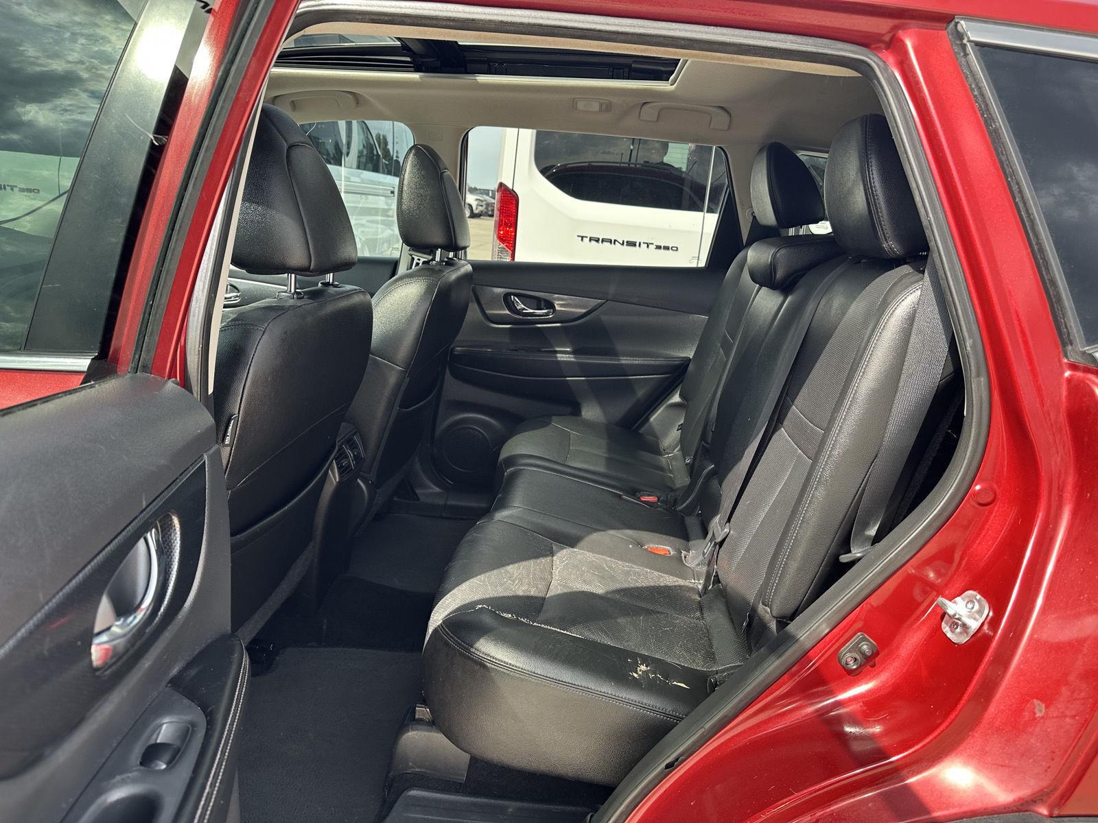 Vehicle photo 18
