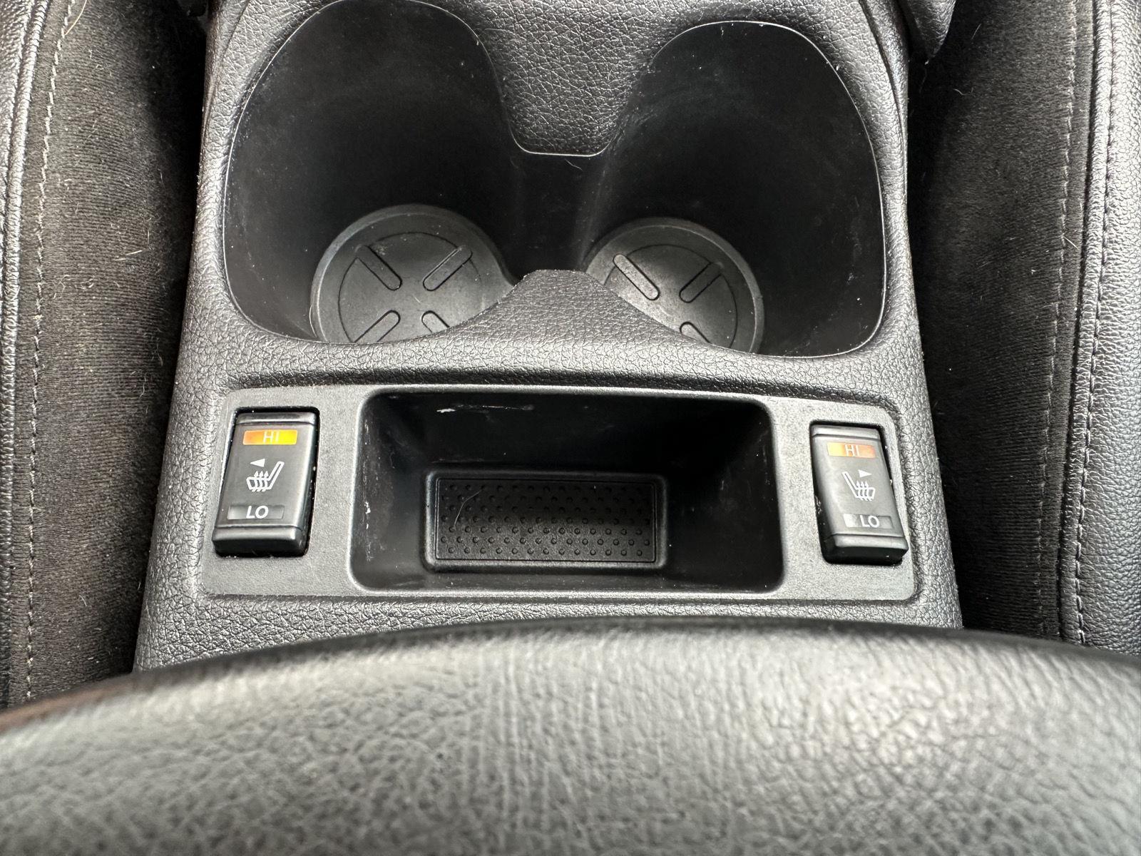 Vehicle photo 27