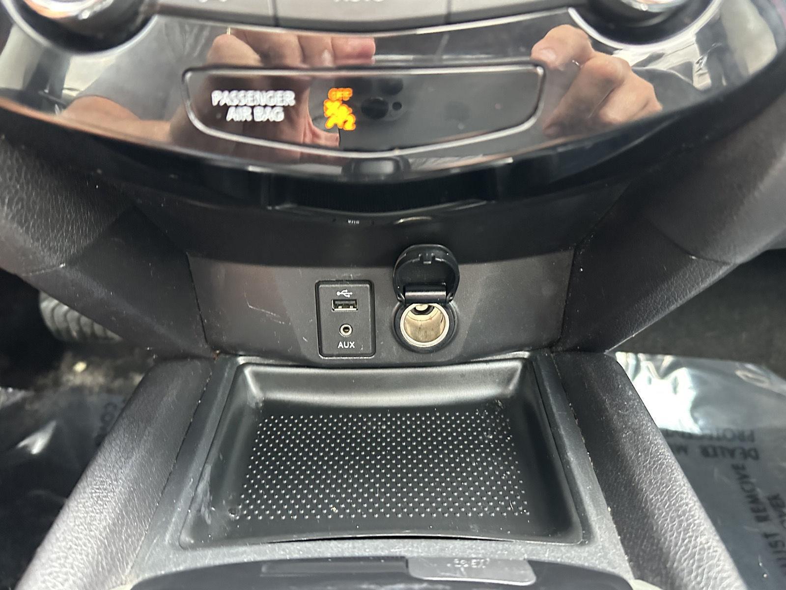 Vehicle photo 28