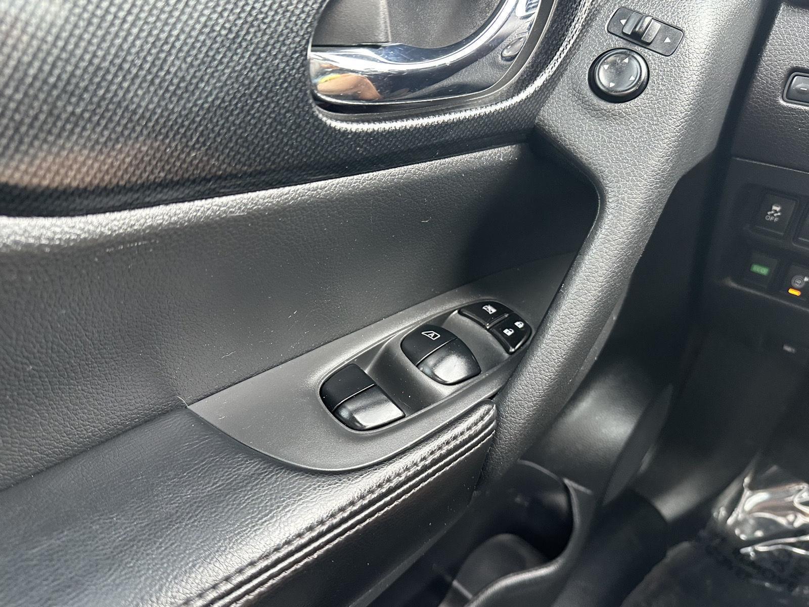 Vehicle photo 29