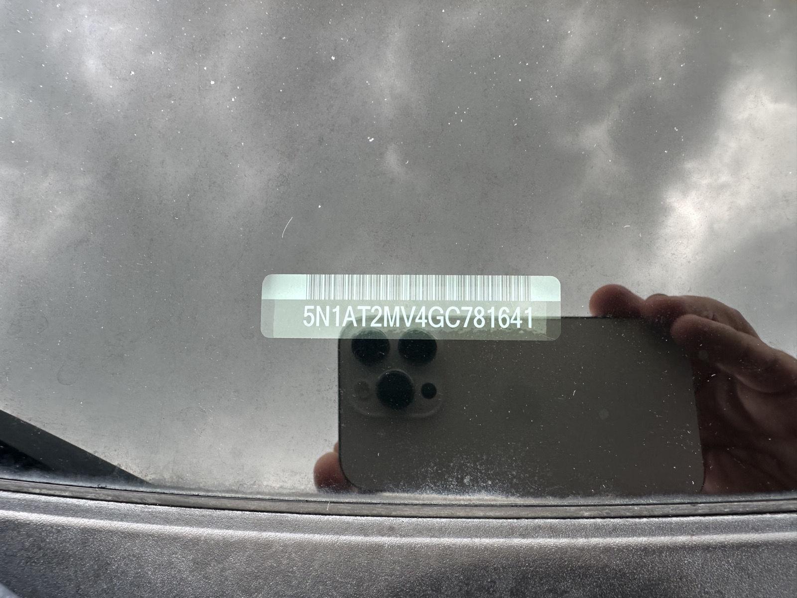 Vehicle photo 34