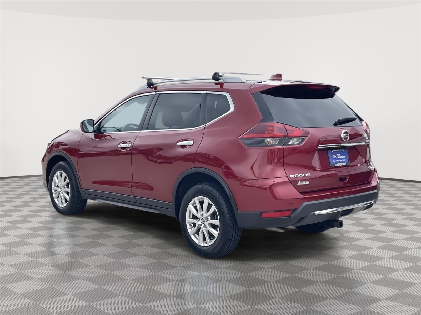 Vehicle photo 9