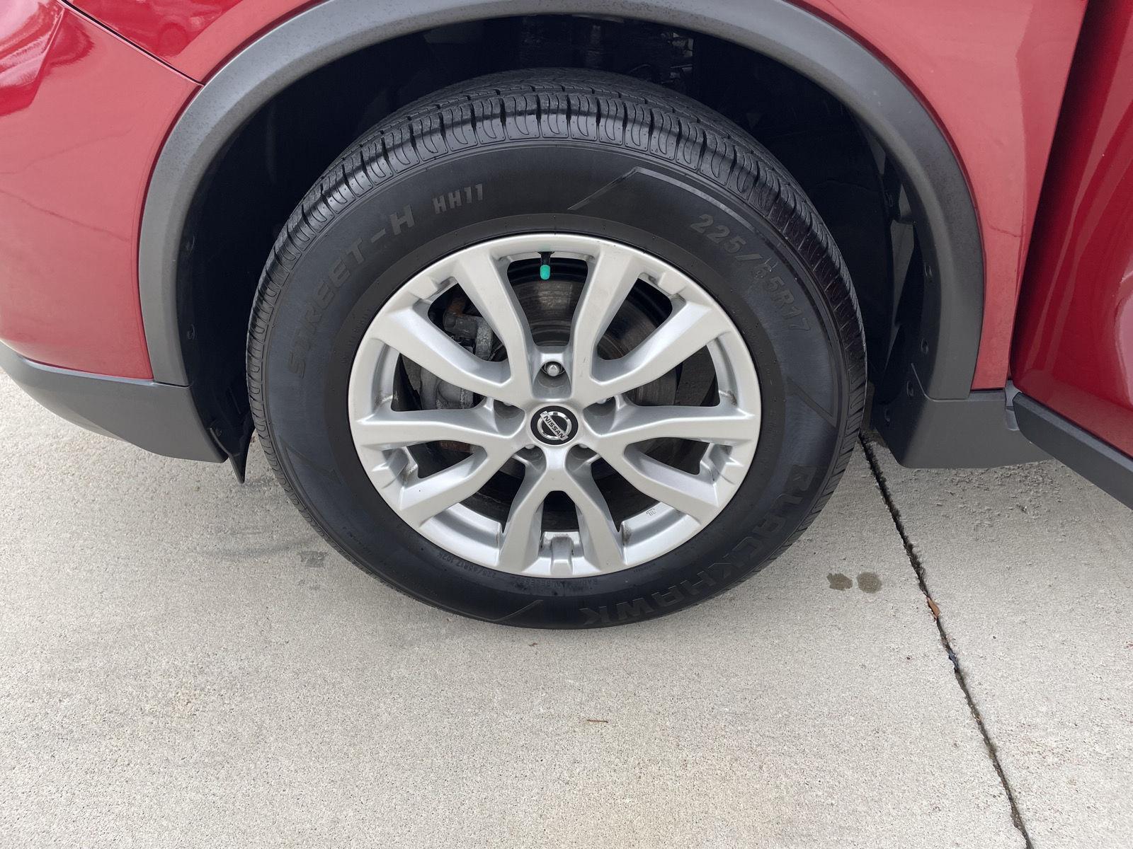 Vehicle photo 10