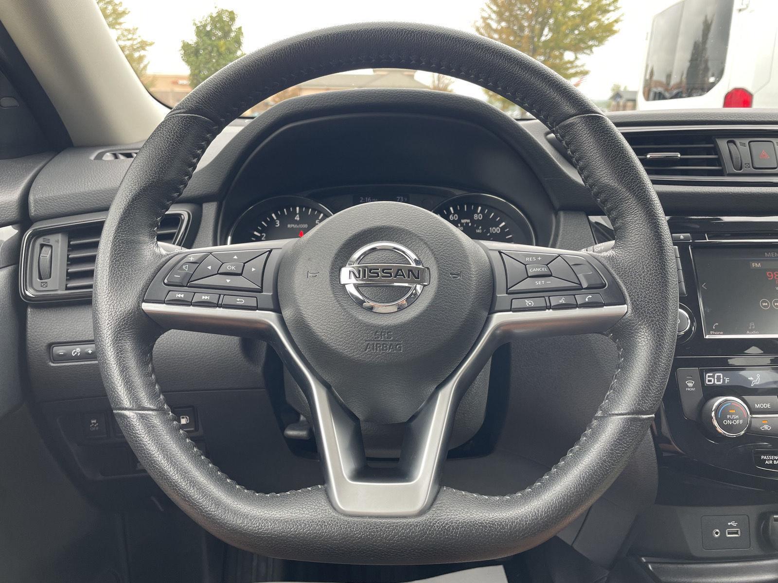 Vehicle photo 12