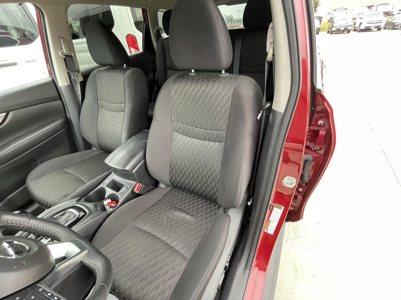 Vehicle photo 18