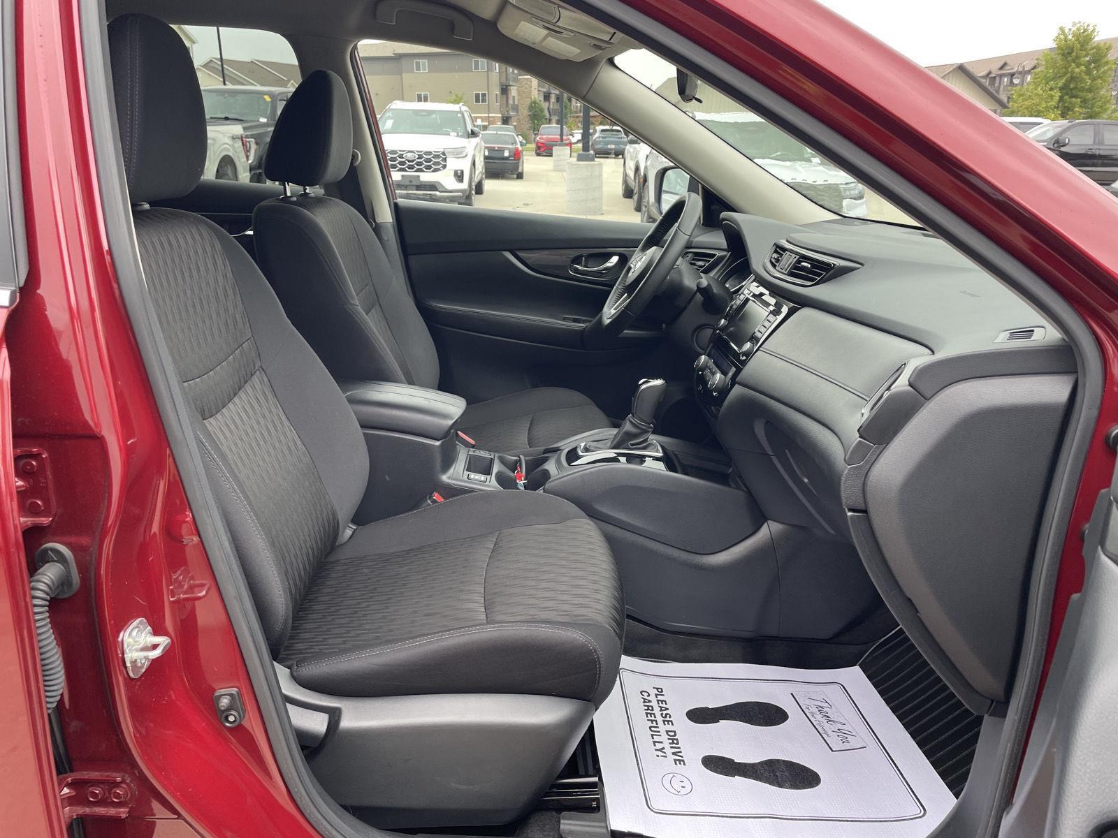 Vehicle photo 19