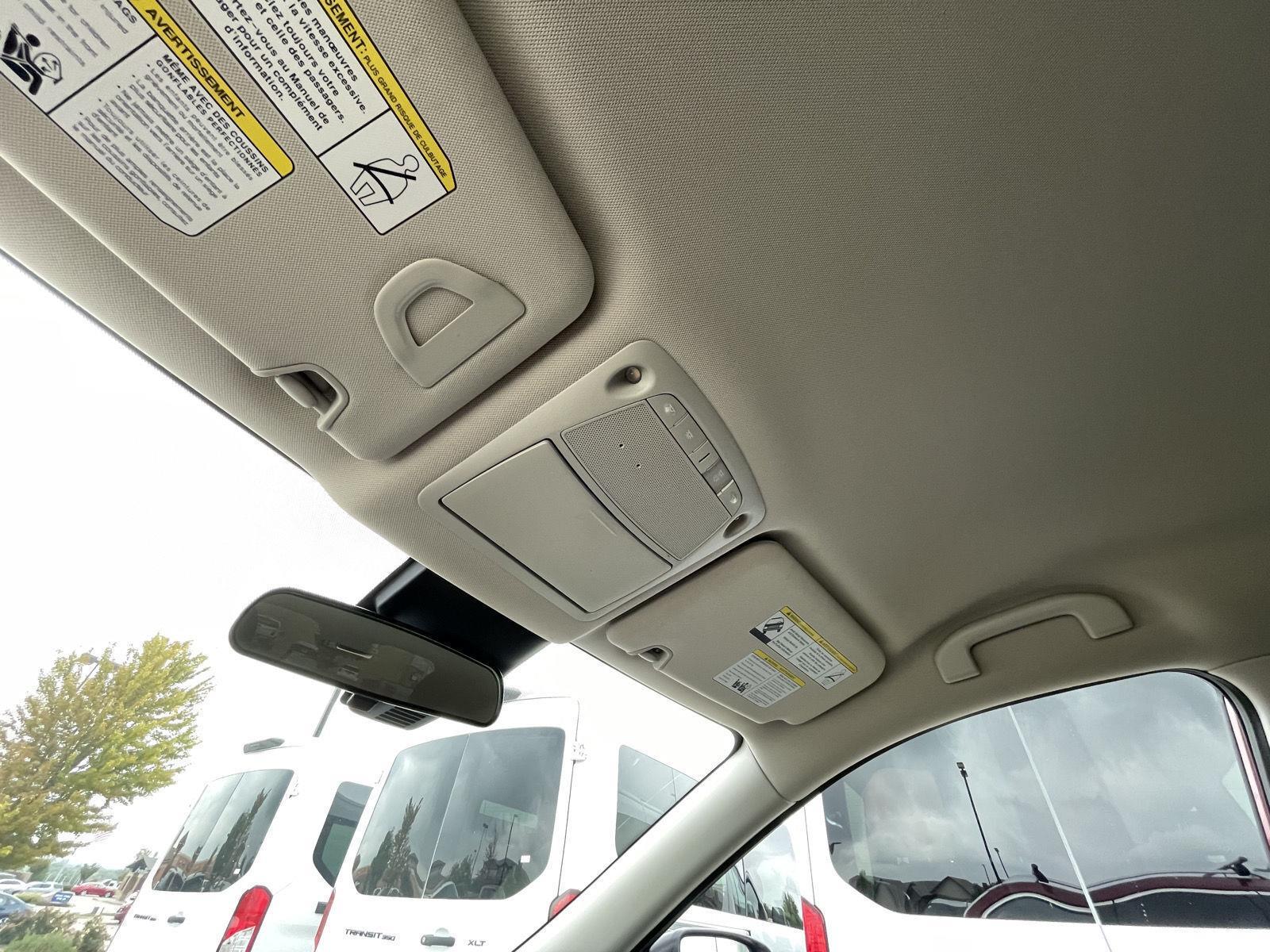 Vehicle photo 21