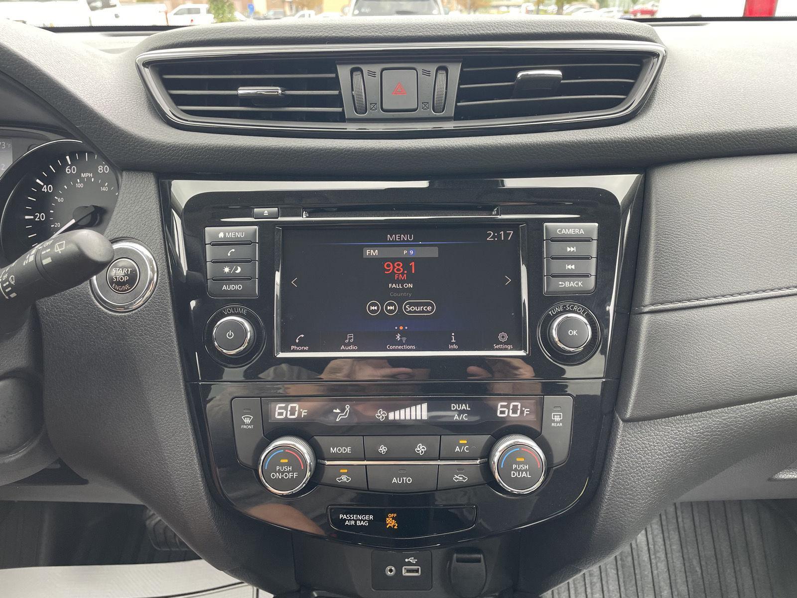 Vehicle photo 22