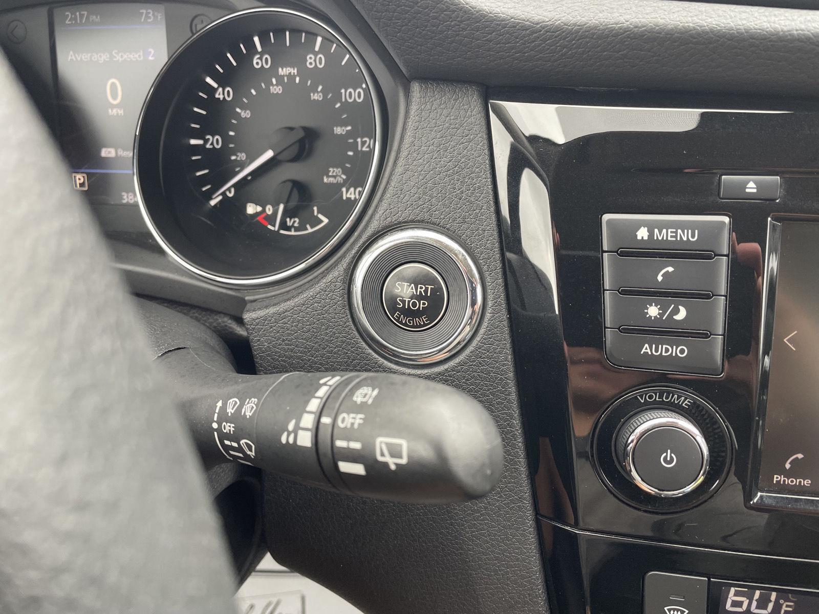Vehicle photo 24