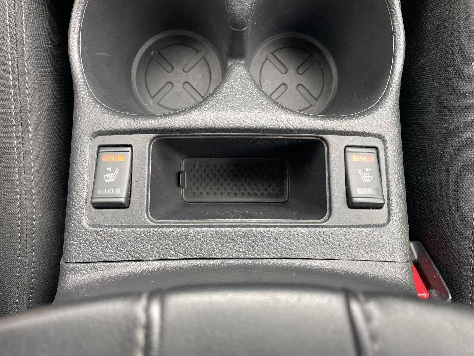 Vehicle photo 26