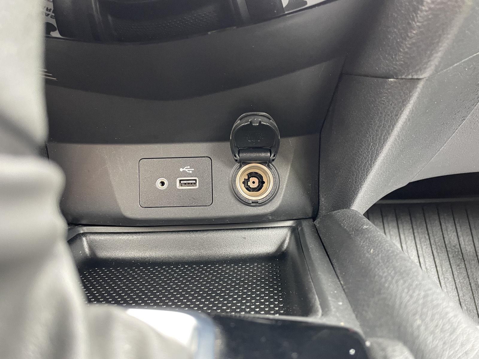 Vehicle photo 27