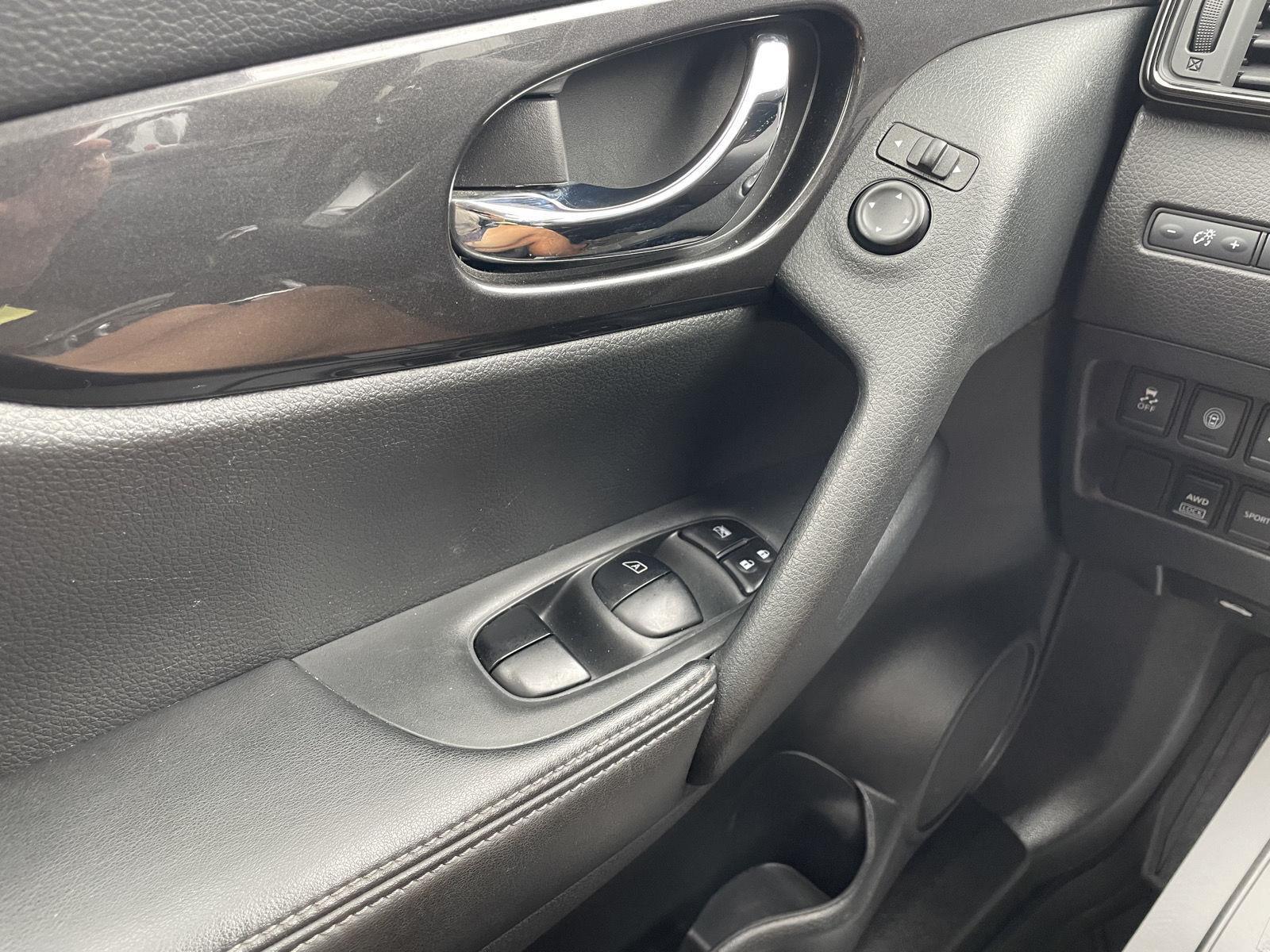 Vehicle photo 28